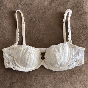 Off-White Lace Bra Size M